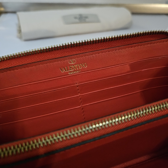 Valentino Long Rockstud Zip Around Wallet AUTHENTIC - Picture 8 of 16